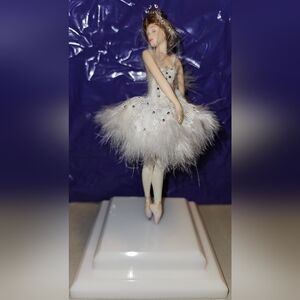 Vintage Richard Simmons La Petite Ballet Swan Lake Resin Figurine Swarovski
